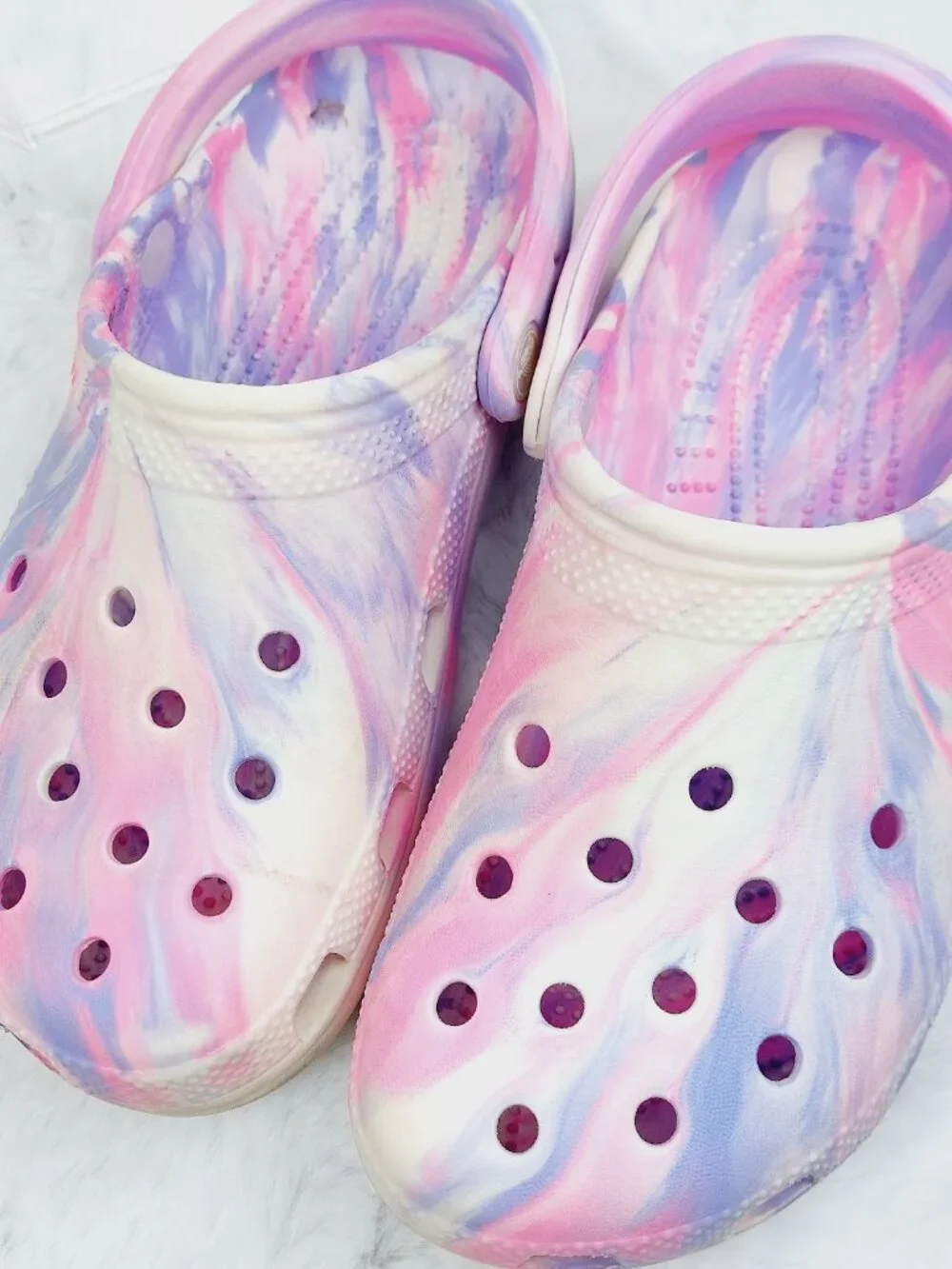 Crocs Girl's Purple Pink Classic Marble Adjustable Slip-On Casual Clogs Size 6